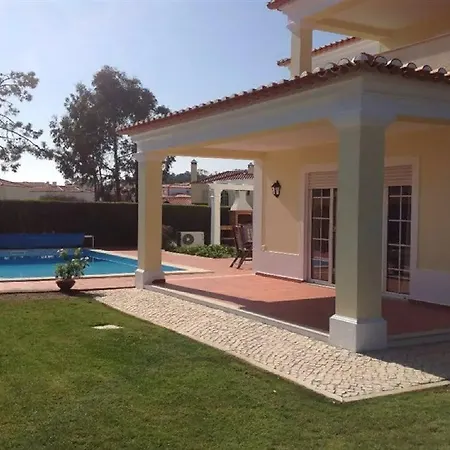 D' El Rey Residences Villa *