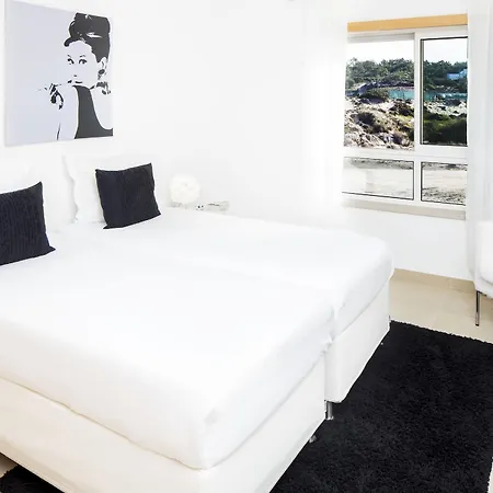 D' El Rey Residences *