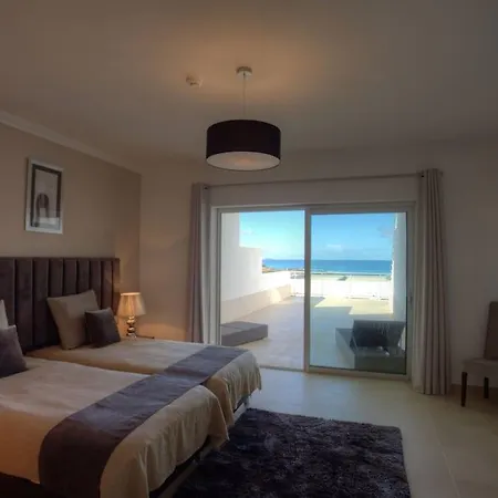فيلة D' El Rey Residences *